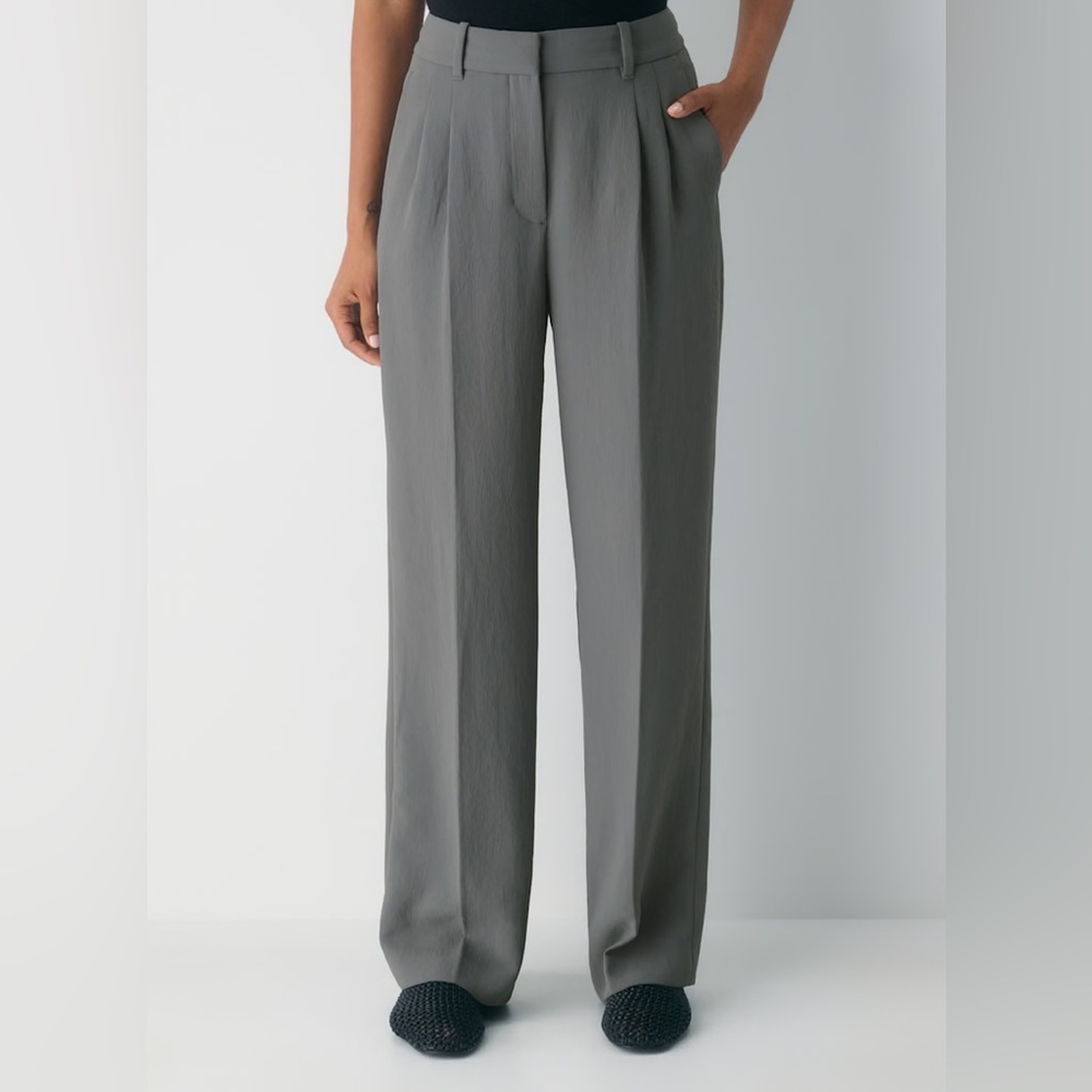 Aritzia effortless pant Crepette dark gray size 6 regular